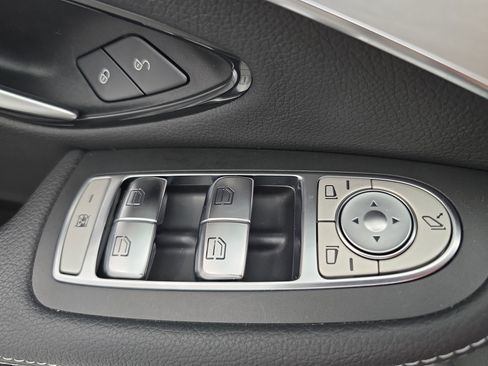 Certified 2019 Mercedes-Benz GLC 300 image 27