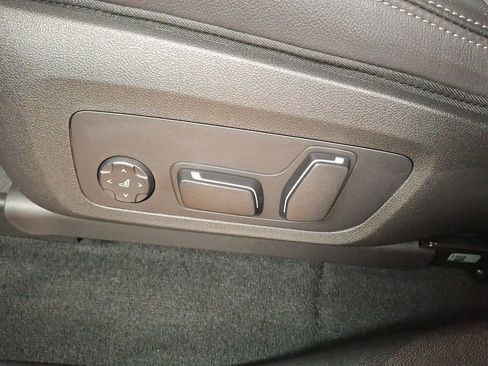 Used 2025 BMW X4 xDrive30i image 10