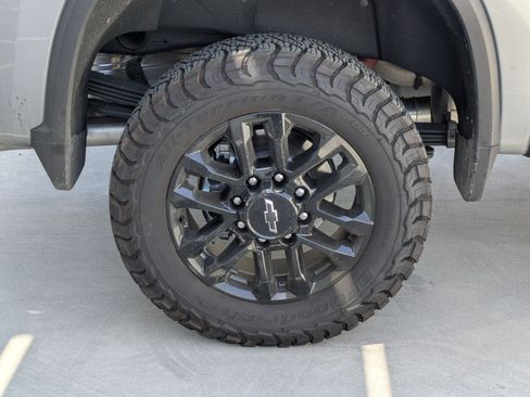 Used 2025 Chevrolet Silverado 2500 LT w/ Trail Boss Package AWD/4WD image 4