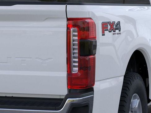 New 2026 Ford F250 XLT w/ XLT Premium Package AWD/4WD image 21