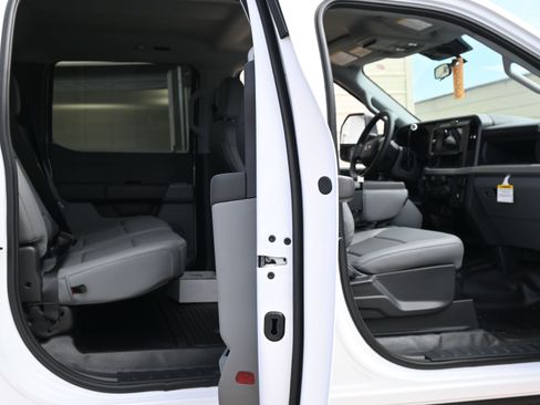 New 2026 Ford F550 4x4 Crew Cab image 24