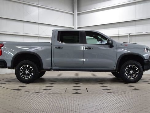Used 2025 Chevrolet Silverado 1500 ZR2 w/ Technology Package AWD/4WD image 9