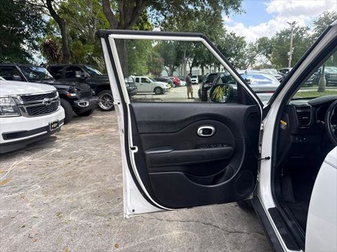 Used 2014 Kia Soul + w/ Eco Package FWD image 31