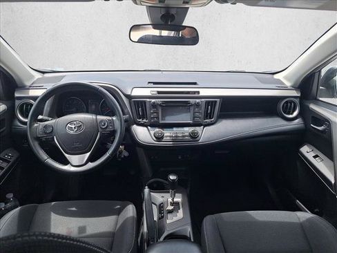 Used 2018 Toyota RAV4 XLE FWD image 16
