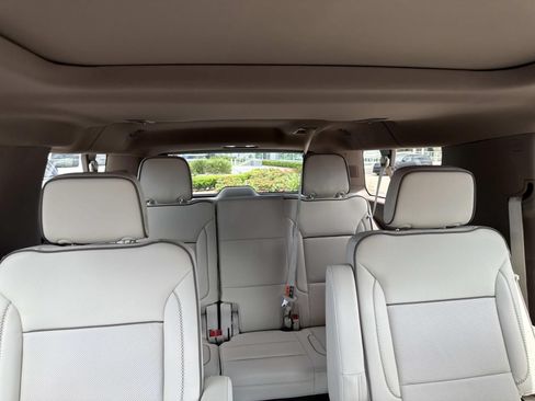 Used 2026 GMC Yukon XL Denali w/ Sun & Power Step Package RWD image 9