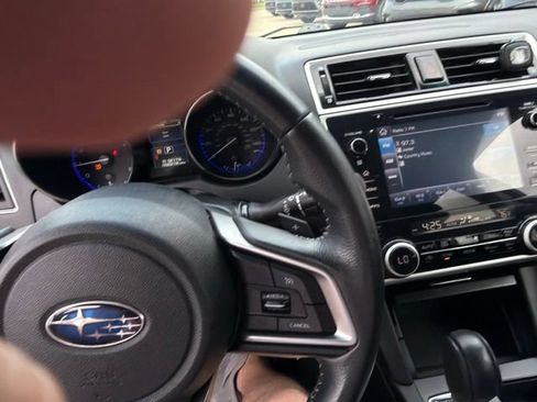 Used 2018 Subaru Outback 2.5i Premium w/ Popular Package #1 AWD/4WD image 19