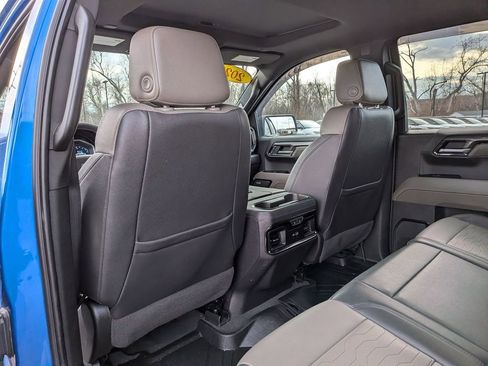 Used 2022 Chevrolet Silverado 1500 ZR2 w/ Technology Package AWD/4WD image 17