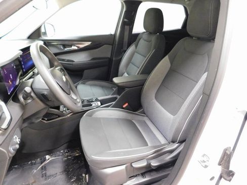 Used 2025 Chevrolet TrailBlazer LT image 9