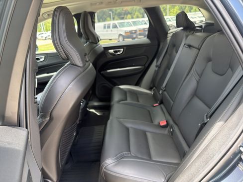 Used 2024 Volvo XC60 B5 Ultimate w/ Protection Package Premier AWD/4WD image 35