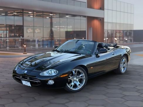 Used 2004 Jaguar XK8 Convertible image 2