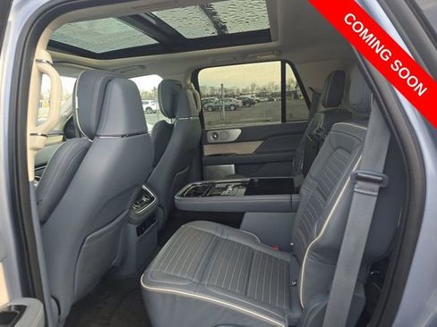 Used 2019 Lincoln Navigator Black Label w/ Cargo Package AWD/4WD image 7