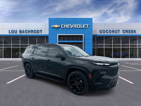 Used 2025 Chevrolet Traverse RS image 2