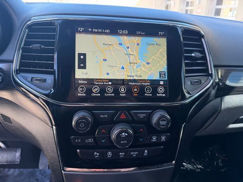 Used 2020 Jeep Grand Cherokee Altitude image 14