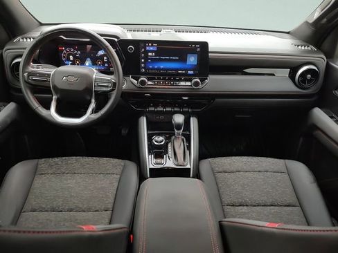 Used 2024 Chevrolet Colorado Z71 w/ Z71 Convenience Package 2 image 9