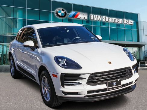 Used 2020 Porsche Macan image 3