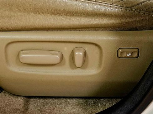 Used 2011 Toyota RAV4 Limited image 28