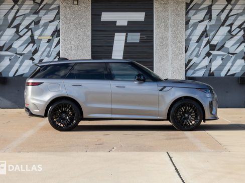 Used 2024 Land Rover Range Rover Sport image 17