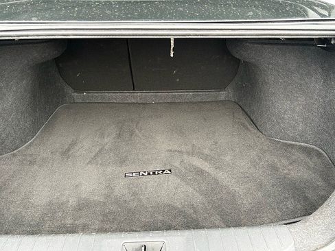 Used 2025 Nissan Sentra SV FWD image 9