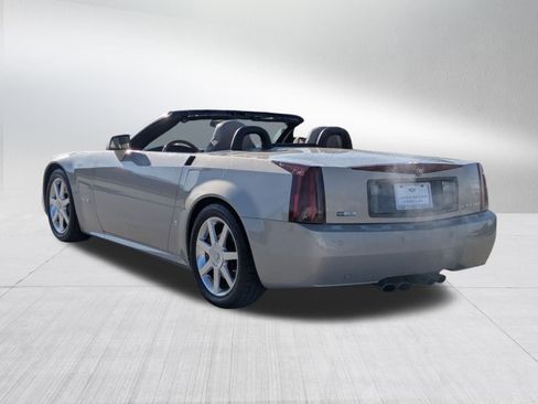 Used 2007 Cadillac XLR Base image 11