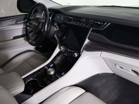 Used 2022 Jeep Grand Cherokee L Overland w/ Advanced Protech Group III image 36