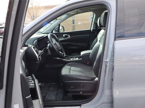 Certified 2023 Kia Sorento SX image 14