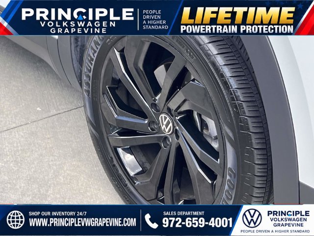 Used 2023 Volkswagen Atlas SE w/ Panoramic Sunroof Package FWD image 6