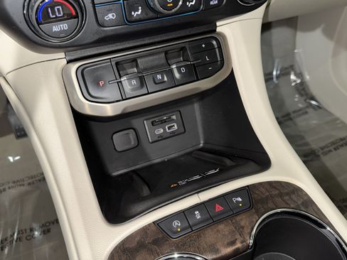 Used 2022 GMC Acadia Denali w/ Denali Ultimate Package image 29