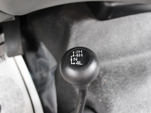 Used 2005 Ford F250 XLT image 25