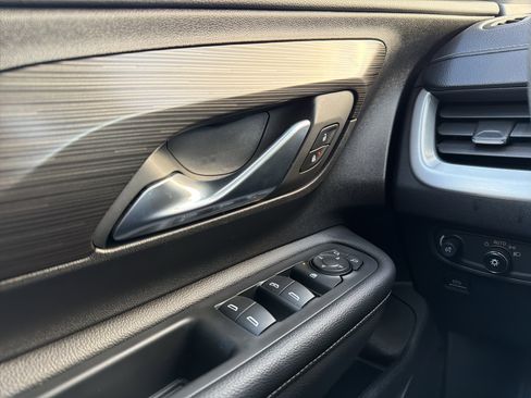 Used 2022 GMC Terrain SLE w/ Driver Convenience Package image 26