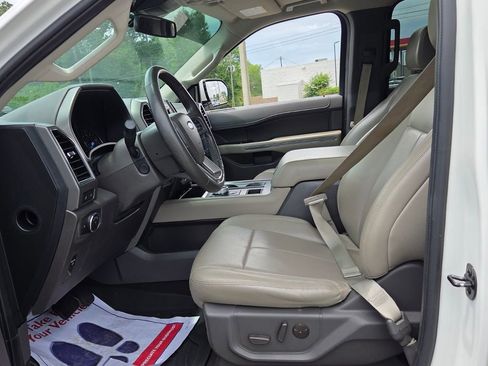Used 2021 Ford Expedition XLT RWD image 3