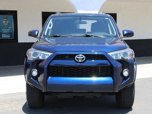 Used 2019 Toyota 4Runner SR5 AWD/4WD image 2