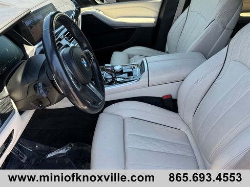 Used 2022 BMW X7 xDrive40i w/ M Sport Package AWD/4WD image 12
