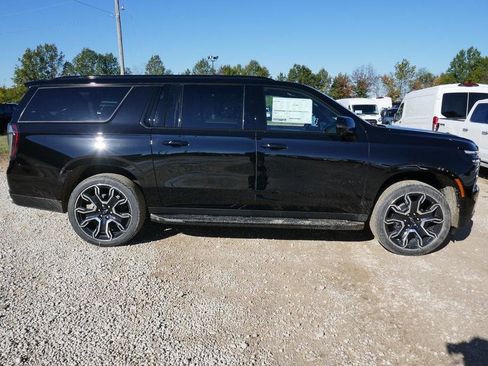 New 2026 Chevrolet Suburban RST w/ RST Capability Package image 2