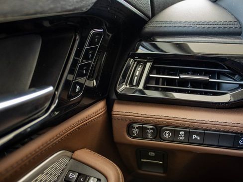 Used 2024 Acura MDX SH-AWD w/ Advance Package image 28