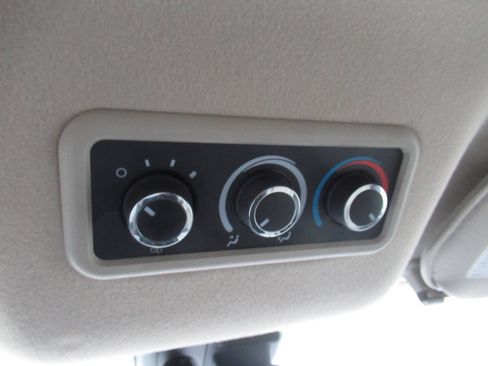 Used 2025 Chevrolet Express 3500 LT w/ LT Preferred Equipment Group RWD image 22