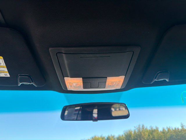 Used 2017 Ford Explorer XLT FWD image 17