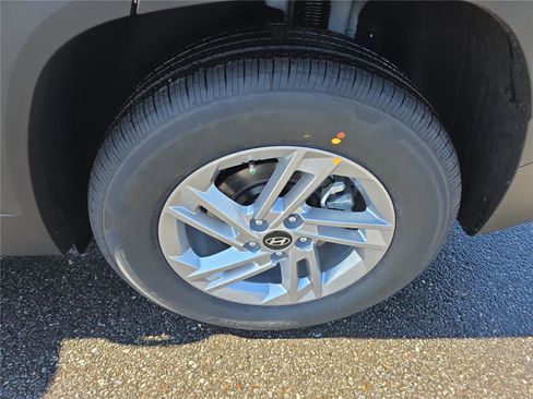 New 2026 Hyundai Tucson SE image 6