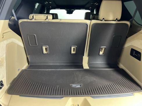 Used 2022 Cadillac Escalade Premium Luxury w/ Performance Package AWD/4WD image 5