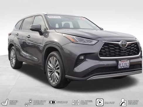 Used 2024 Toyota Highlander XLE image 1