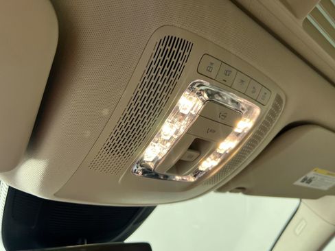 Used 2022 Mercedes-Benz GLS 450 4MATIC image 18