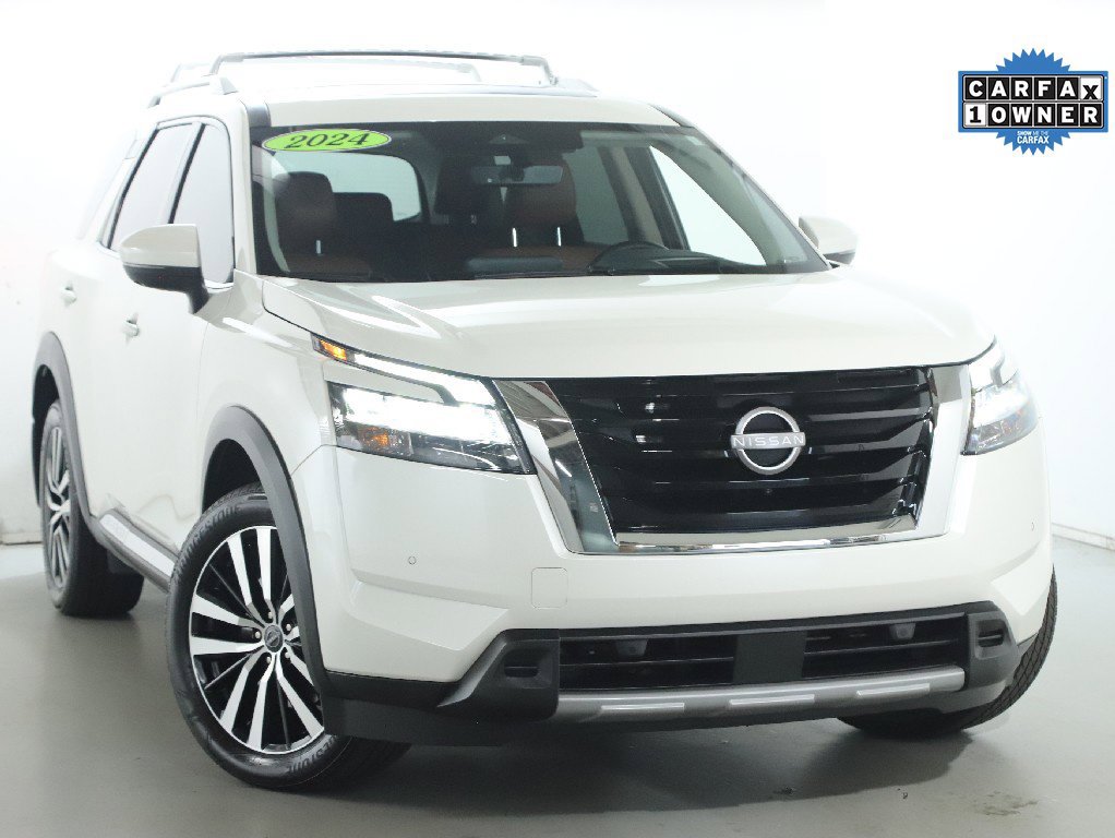 Certified 2024 Nissan Pathfinder Platinum w/ Cargo Package AWD/4WD image 3