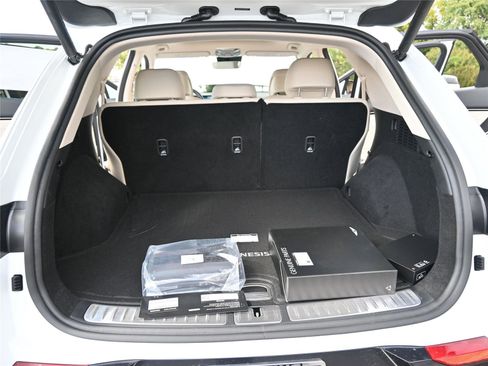 New 2026 Genesis GV70 2.5T Select image 16