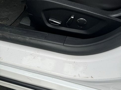 Used 2020 Ford Fusion SE w/ Equipment Group 151A image 11