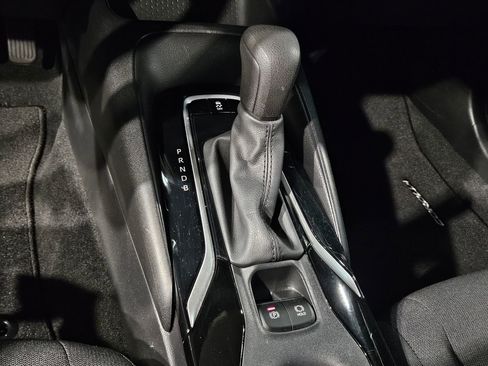 Used 2021 Toyota Corolla LE image 31