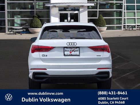 Used 2023 Audi Q3 2.0T Premium w/ Black Optic Sport Package AWD/4WD image 5