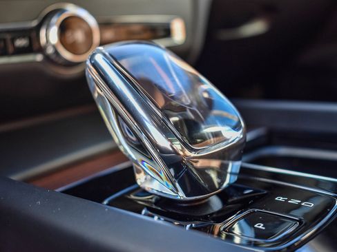 Used 2023 Volvo V60 B5 Cross Country Ultimate w/ Climate Package image 23