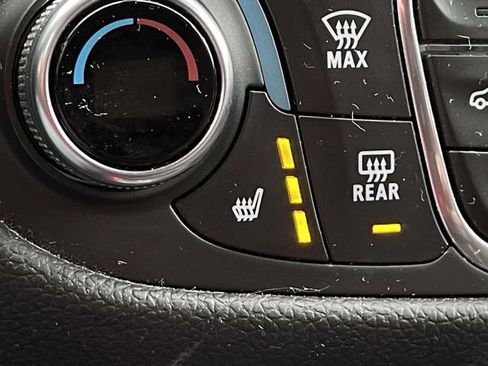 Used 2020 Chevrolet Equinox LT image 23