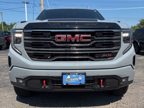 Used 2025 GMC Sierra 1500 AT4 w/ AT4 Premium Package AWD/4WD image 2