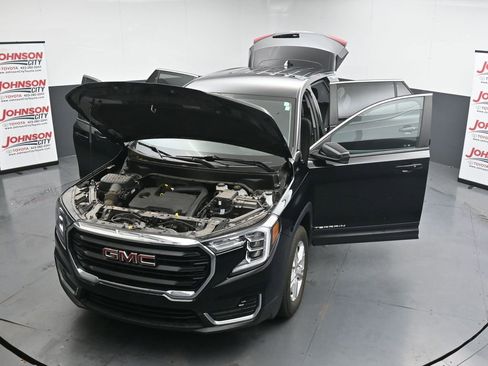 Used 2024 GMC Terrain SLE AWD/4WD image 41