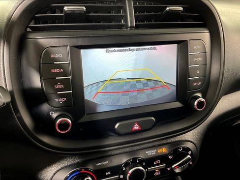 Used 2021 Kia Soul LX FWD image 13